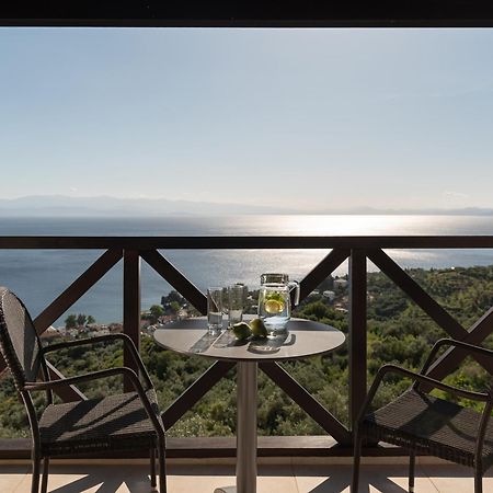 Karavia Lux Inn Áfissos Esterno foto
