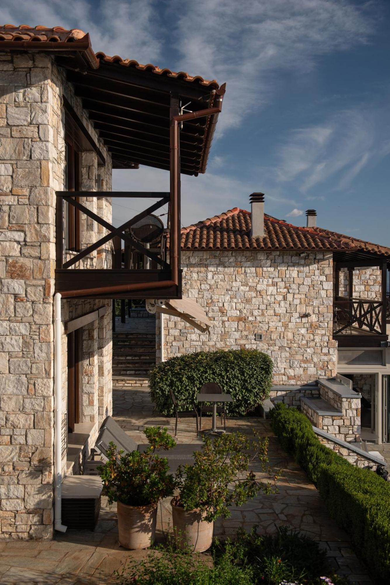 Karavia Lux Inn Áfissos Esterno foto