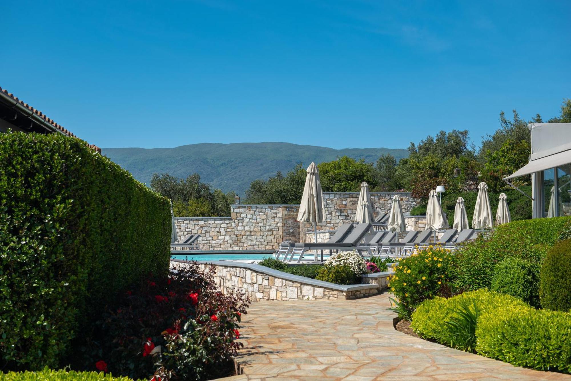 Karavia Lux Inn Áfissos Esterno foto