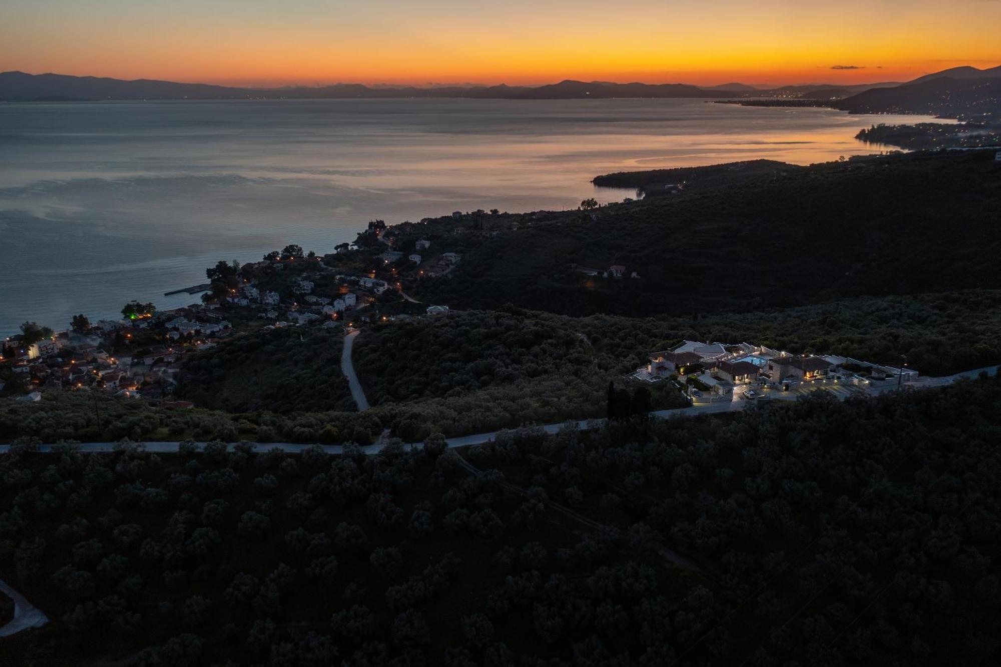 Karavia Lux Inn Áfissos Esterno foto