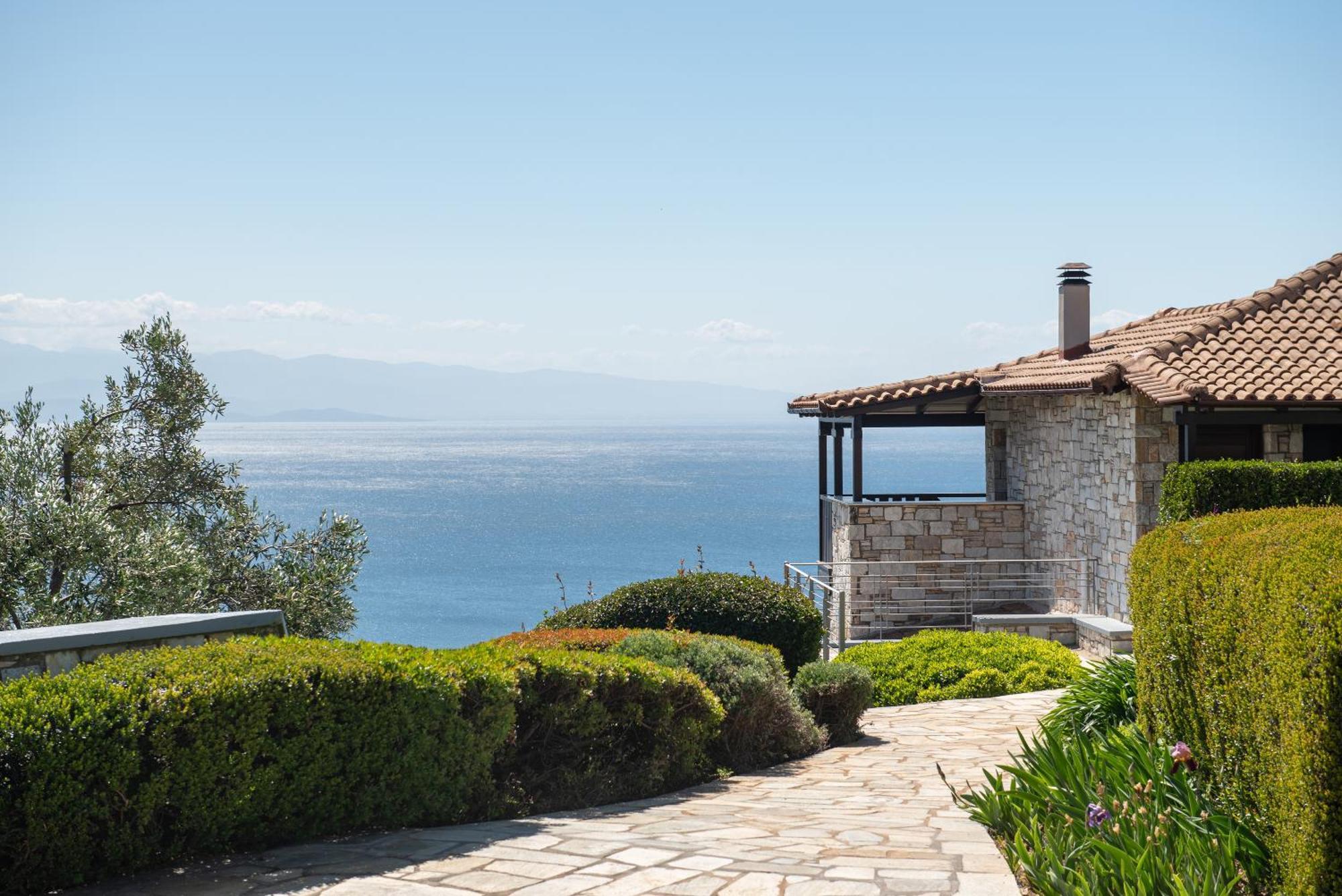 Karavia Lux Inn Áfissos Esterno foto