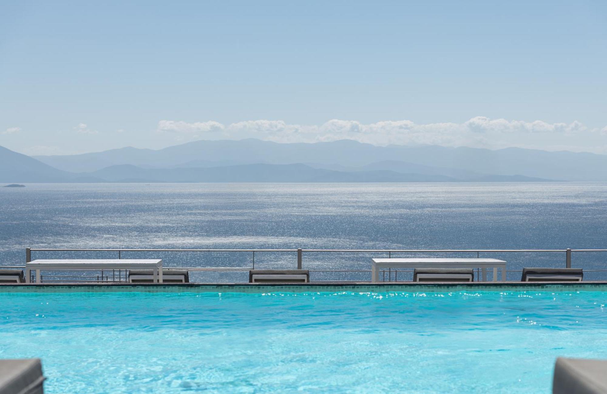 Karavia Lux Inn Áfissos Esterno foto