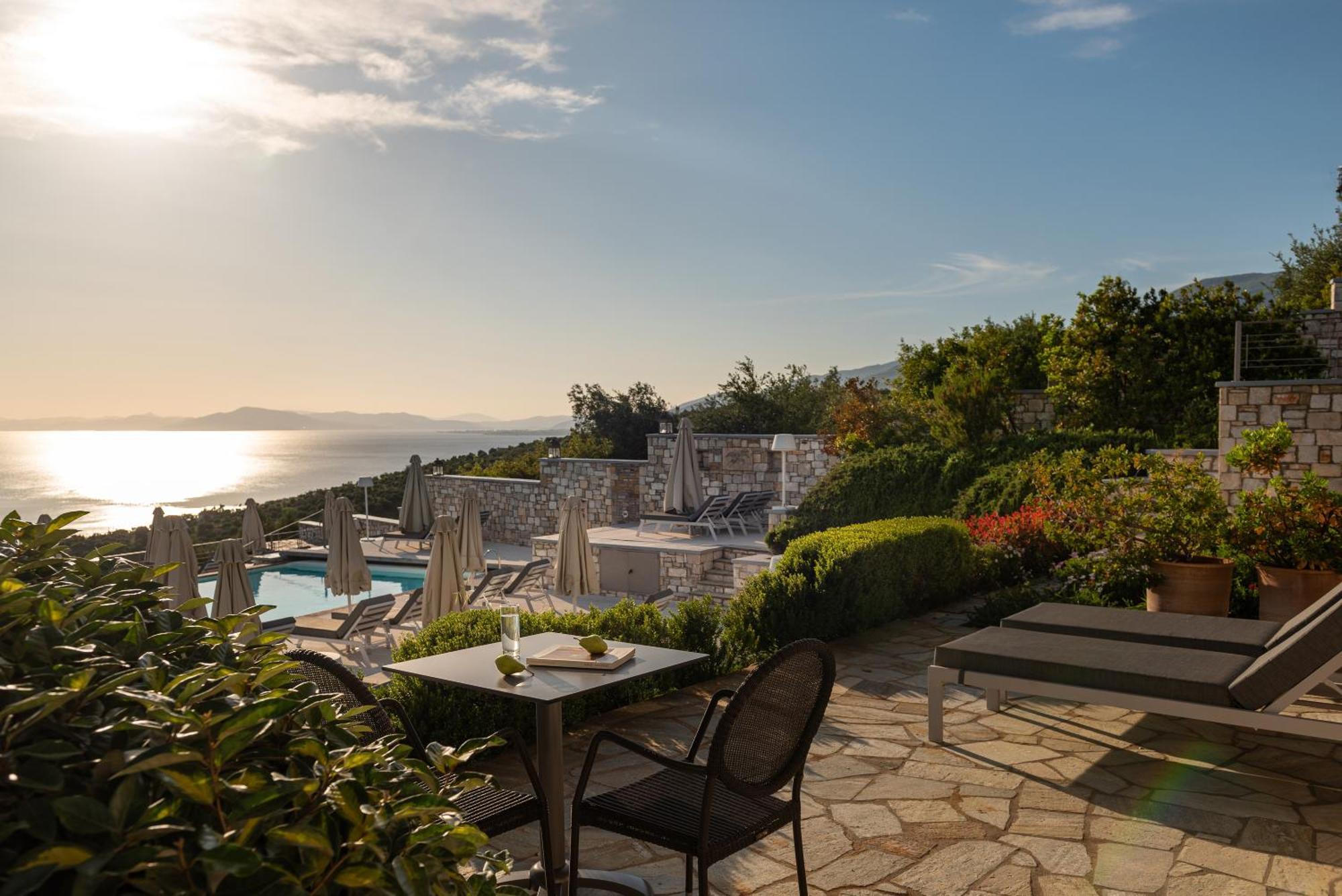 Karavia Lux Inn Áfissos Esterno foto