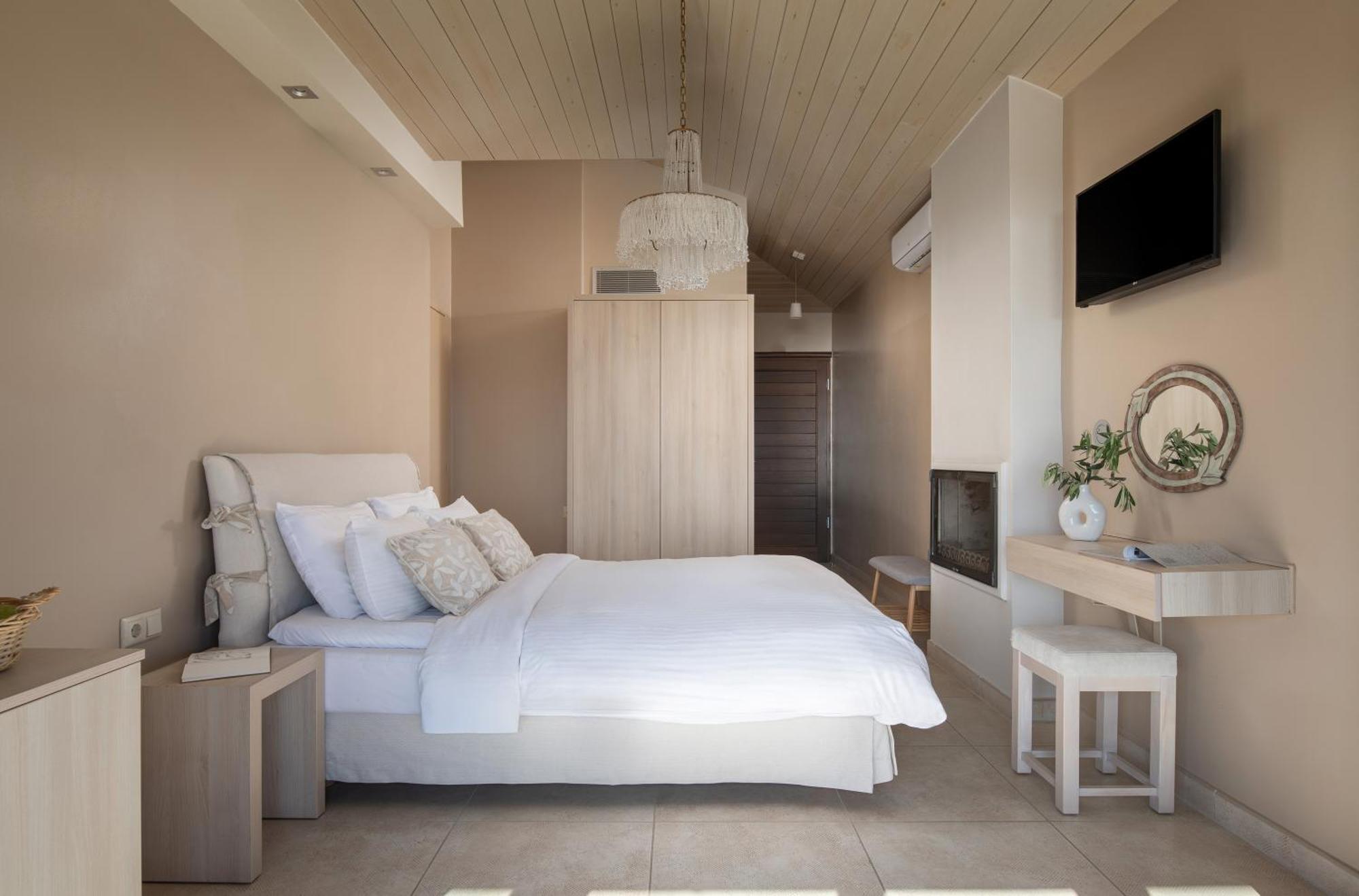 Karavia Lux Inn Áfissos Esterno foto