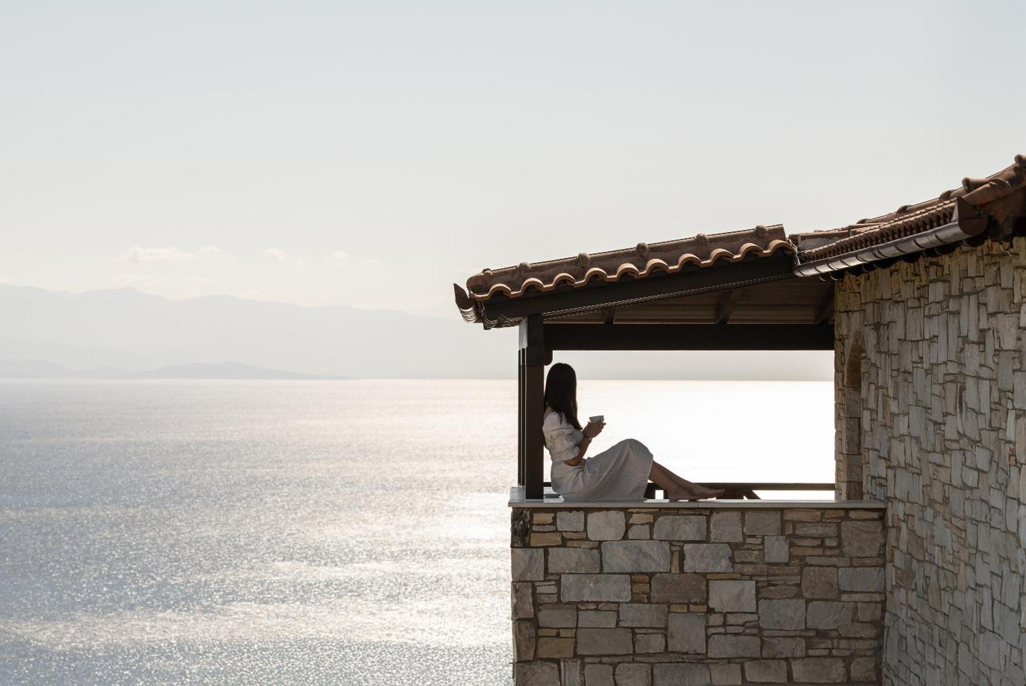 Karavia Lux Inn Áfissos Esterno foto