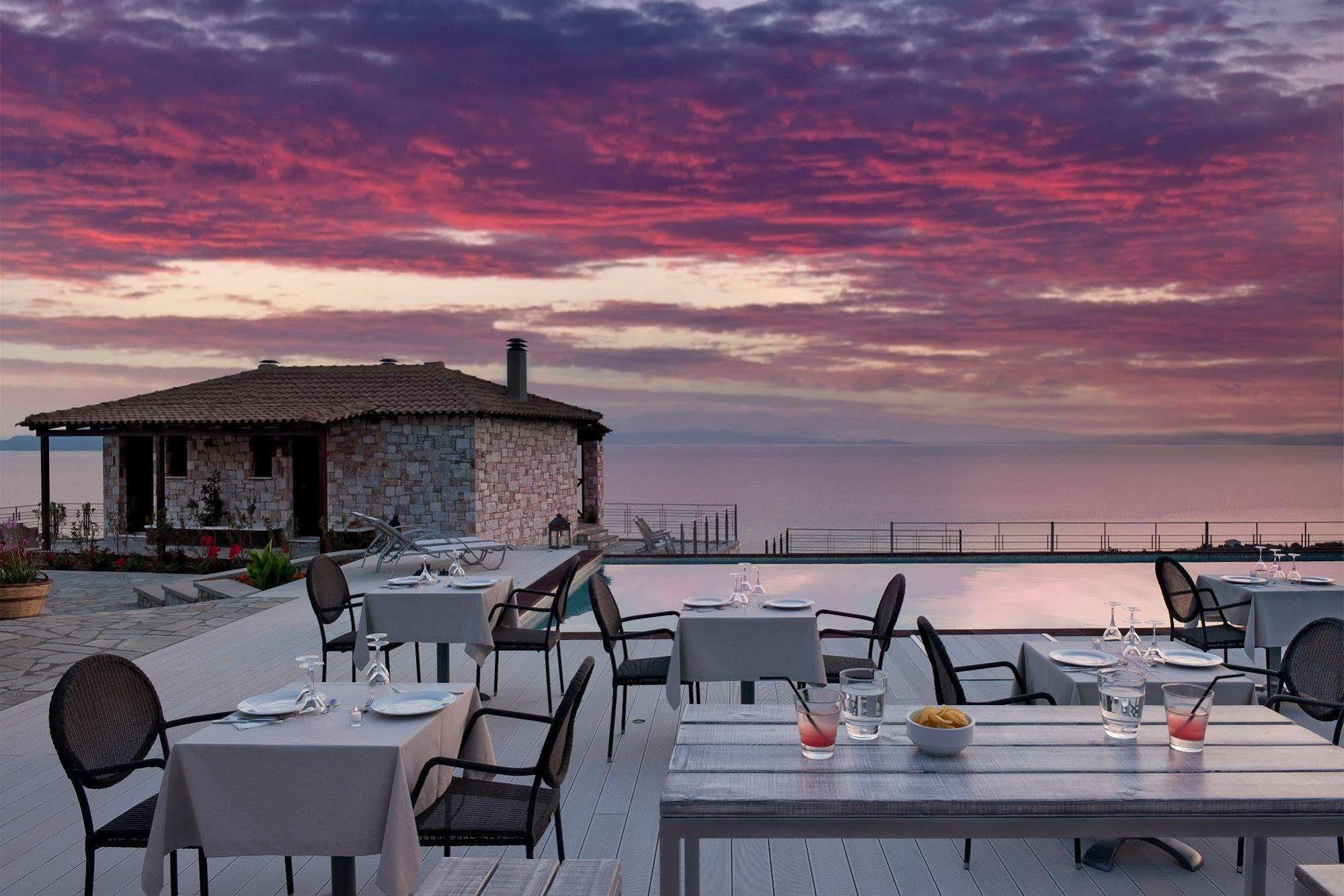 Karavia Lux Inn Áfissos Esterno foto