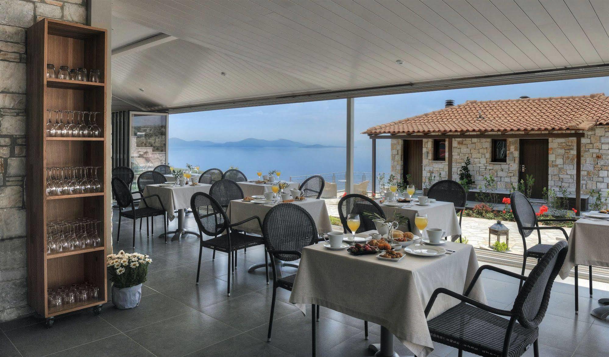 Karavia Lux Inn Áfissos Esterno foto